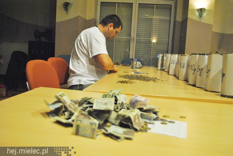 22. Finał WOŚP: kwesta na ulicach miasta i liczenie zebranych pieniędzy