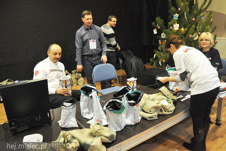 22. Finał WOŚP: kwesta na ulicach miasta i liczenie zebranych pieniędzy