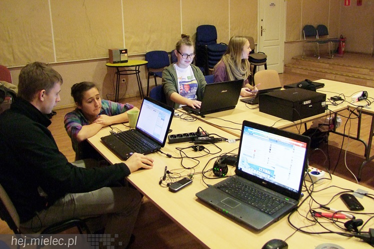 22. Finał WOŚP: kwesta na ulicach miasta i liczenie zebranych pieniędzy