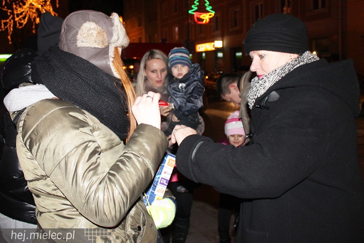 22. Finał WOŚP: kwesta na ulicach miasta i liczenie zebranych pieniędzy