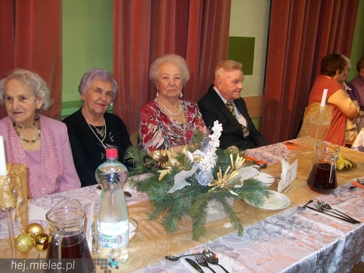 Tradycyjne spotkanie opłatkowe w Klubie seniora ?Złota Jesień?