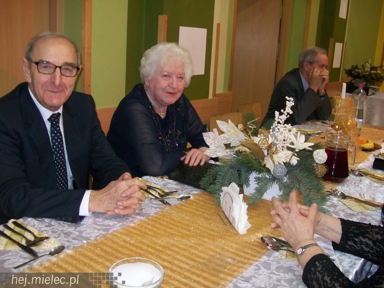 Tradycyjne spotkanie opłatkowe w Klubie seniora ?Złota Jesień?