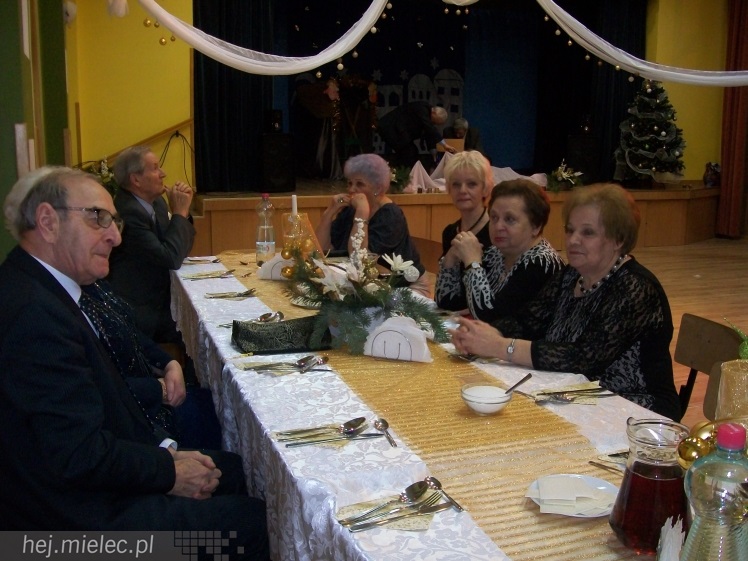 Tradycyjne spotkanie opłatkowe w Klubie seniora ?Złota Jesień?