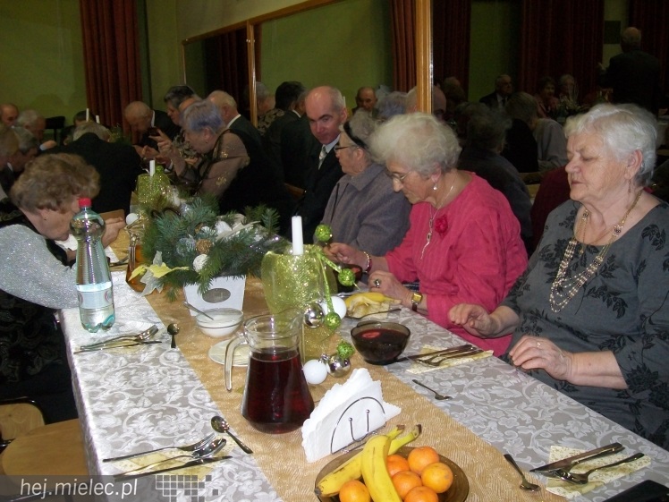 Tradycyjne spotkanie opłatkowe w Klubie seniora ?Złota Jesień?
