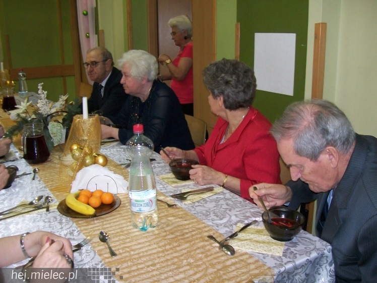 Tradycyjne spotkanie opłatkowe w Klubie seniora ?Złota Jesień?