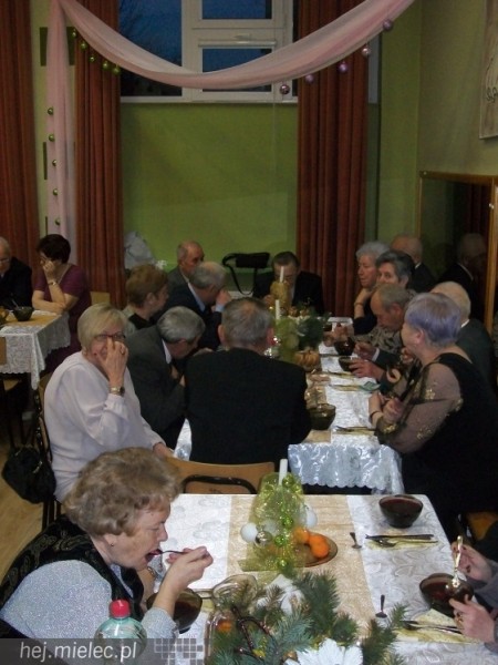 Tradycyjne spotkanie opłatkowe w Klubie seniora ?Złota Jesień?