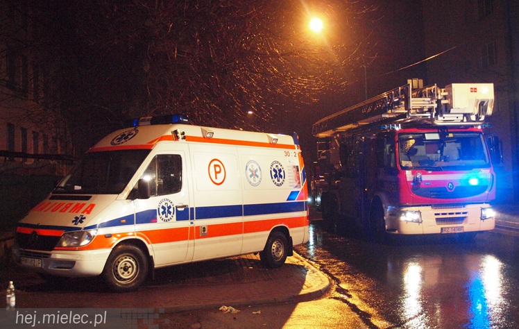 Pożar mieszkania na ulicy Biernackiego, ogień w przedpokoju