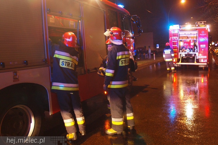 Pożar mieszkania na ulicy Biernackiego, ogień w przedpokoju