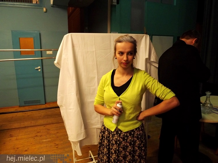 Dziewczyny z pomysłem. Zdjęcia z próby przed spektaklem