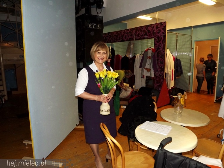 Dziewczyny z pomysłem. Zdjęcia z próby przed spektaklem