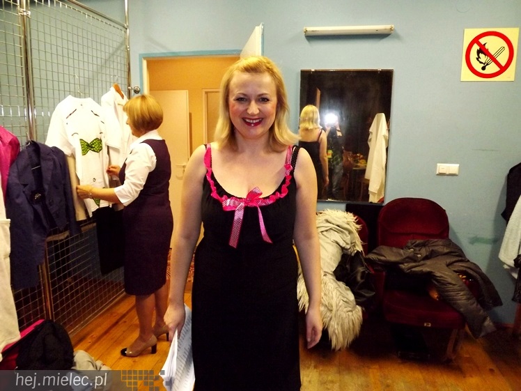 Dziewczyny z pomysłem. Zdjęcia z próby przed spektaklem