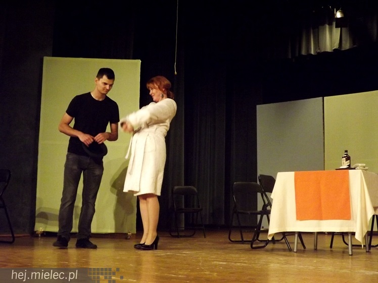 Dziewczyny z pomysłem. Zdjęcia z próby przed spektaklem