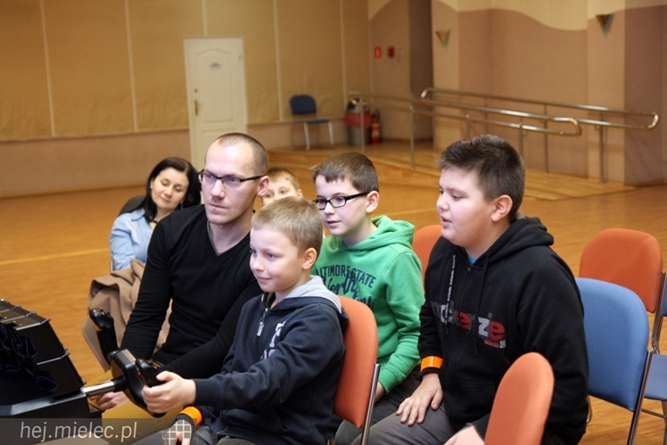 Symulator lotów robi furorę wśród mielczan i nie tylko. Przez trzy dni ferii latali najmłodsi