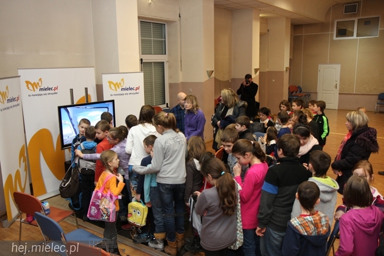 Symulator lotów robi furorę wśród mielczan i nie tylko. Przez trzy dni ferii latali najmłodsi