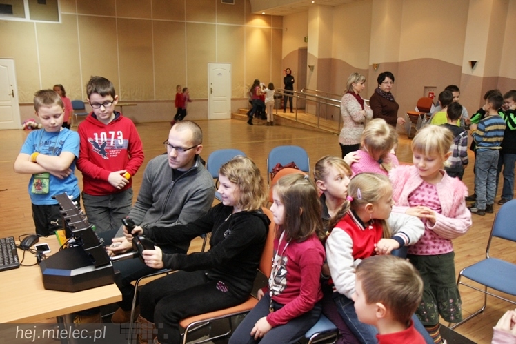 Symulator lotów robi furorę wśród mielczan i nie tylko. Przez trzy dni ferii latali najmłodsi