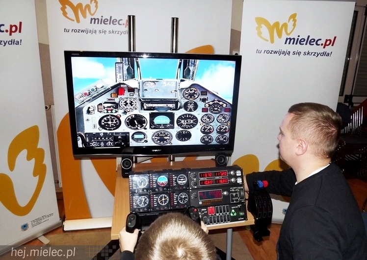 Symulator lotów robi furorę wśród mielczan i nie tylko. Przez trzy dni ferii latali najmłodsi