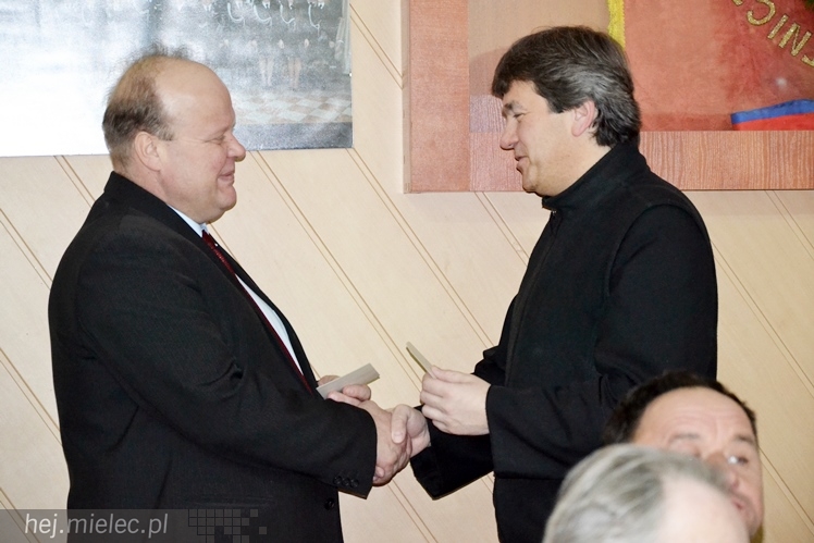 Starsi i samotni na wspólnym spotkaniu opłatkowym w Dulczy Małej