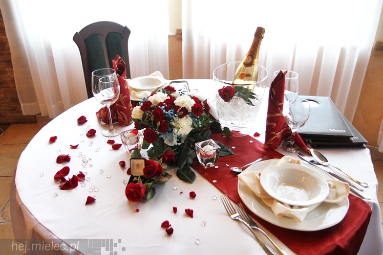 Restauracja Atena zaprasza na romantyczną kolację