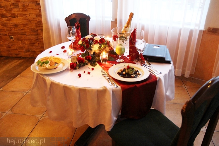 Restauracja Atena zaprasza na romantyczną kolację