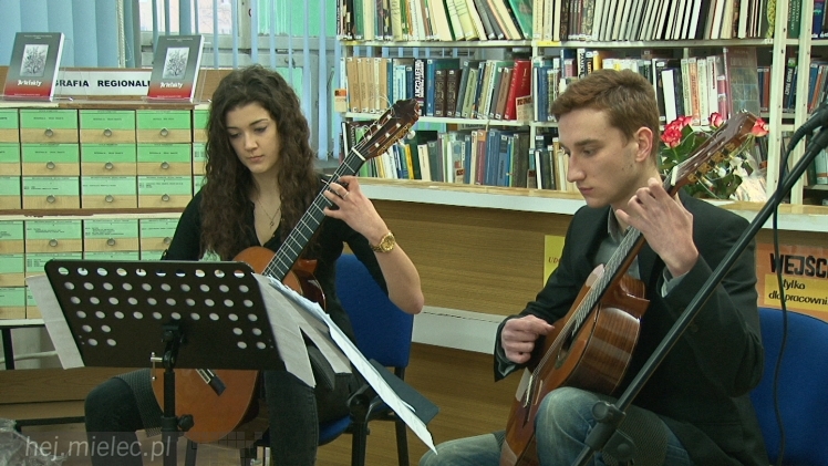 ?Artefakty? wydane po raz drugi. To rocznik literackiej twórczości mielczan