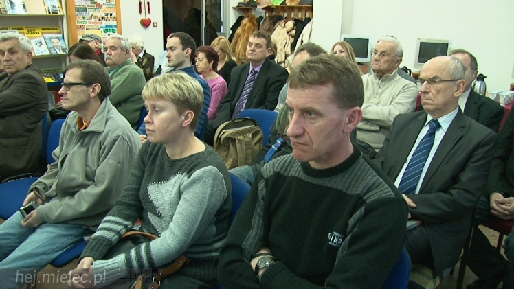 ?Artefakty? wydane po raz drugi. To rocznik literackiej twórczości mielczan