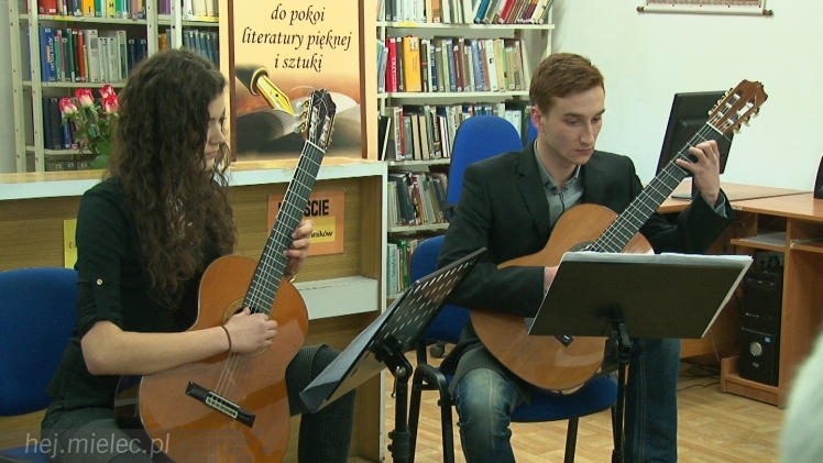 ?Artefakty? wydane po raz drugi. To rocznik literackiej twórczości mielczan