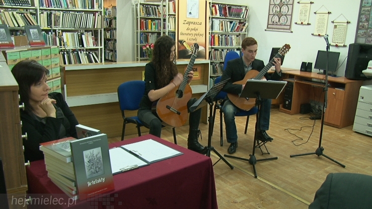 ?Artefakty? wydane po raz drugi. To rocznik literackiej twórczości mielczan