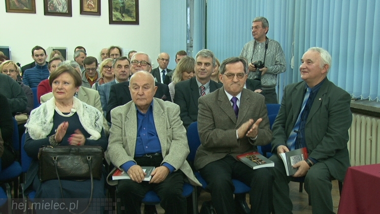 ?Artefakty? wydane po raz drugi. To rocznik literackiej twórczości mielczan