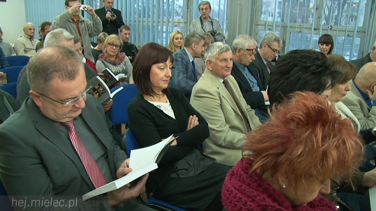 ?Artefakty? wydane po raz drugi. To rocznik literackiej twórczości mielczan