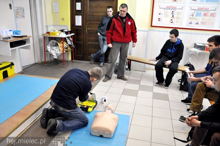 Zimowa Szkoła Pierwszej Pomocy w ZST nie ustaje w działaniu