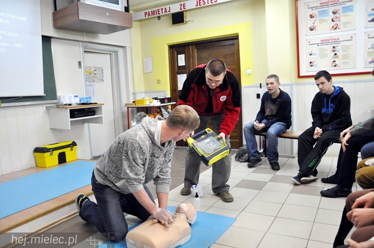 Zimowa Szkoła Pierwszej Pomocy w ZST nie ustaje w działaniu