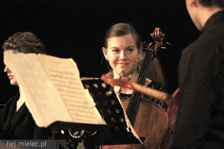 Bach klasycznie i na jazzowo w ramach IX Forum Pianistycznego