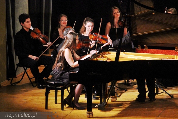 Bach klasycznie i na jazzowo w ramach IX Forum Pianistycznego