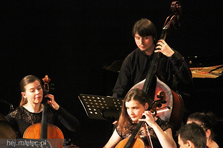 Bach klasycznie i na jazzowo w ramach IX Forum Pianistycznego