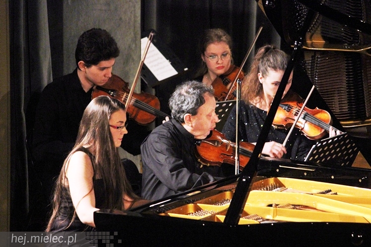 Bach klasycznie i na jazzowo w ramach IX Forum Pianistycznego