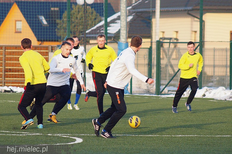 Strzelanina w sparingu Stali Mielec. Trzecioligowa Wierna rozbita