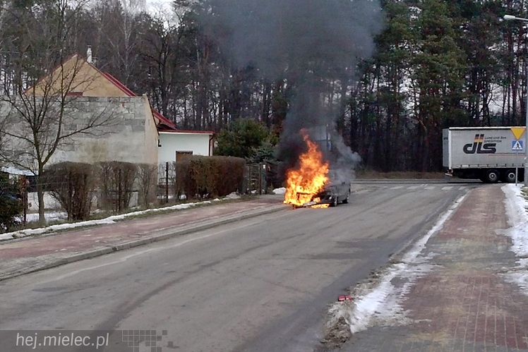 Peugeot zapalił się podczas jazdy