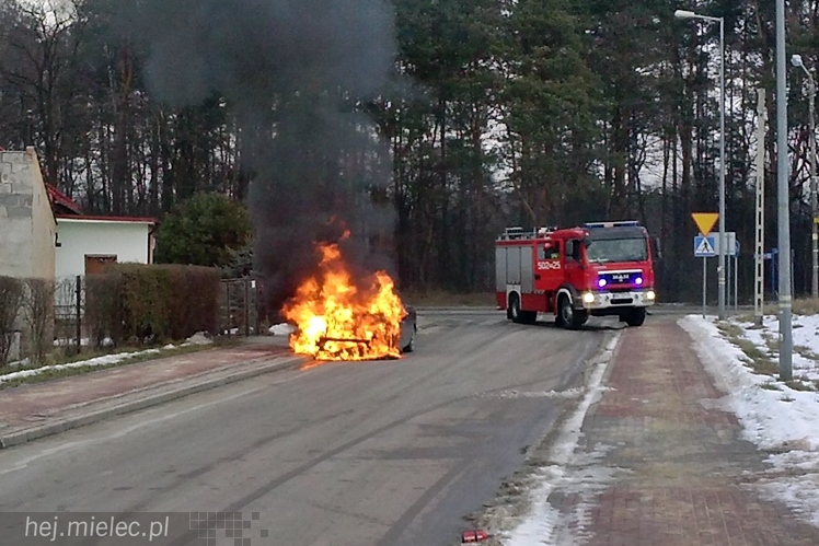 Peugeot zapalił się podczas jazdy