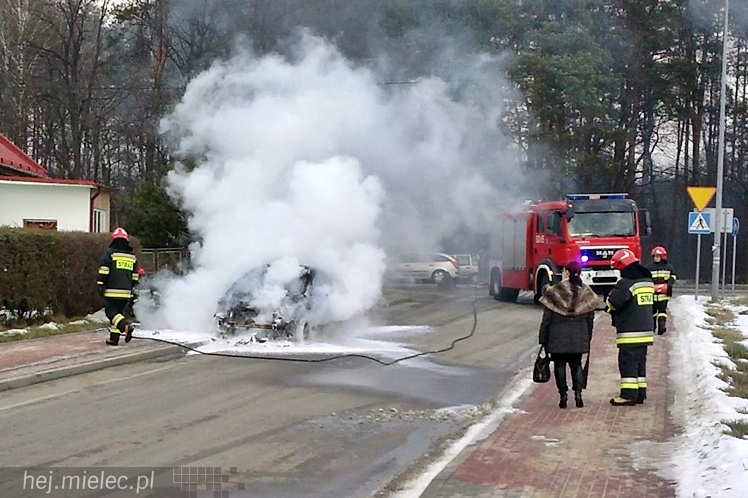 Peugeot zapalił się podczas jazdy
