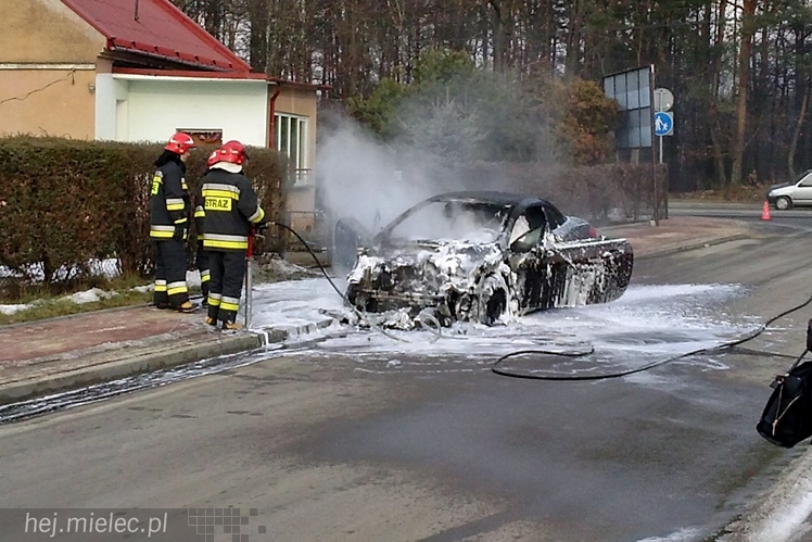 Peugeot zapalił się podczas jazdy