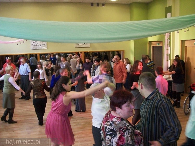 Zabawa karnawałowa dla niepełnosprawnych