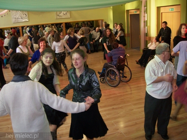 Zabawa karnawałowa dla niepełnosprawnych