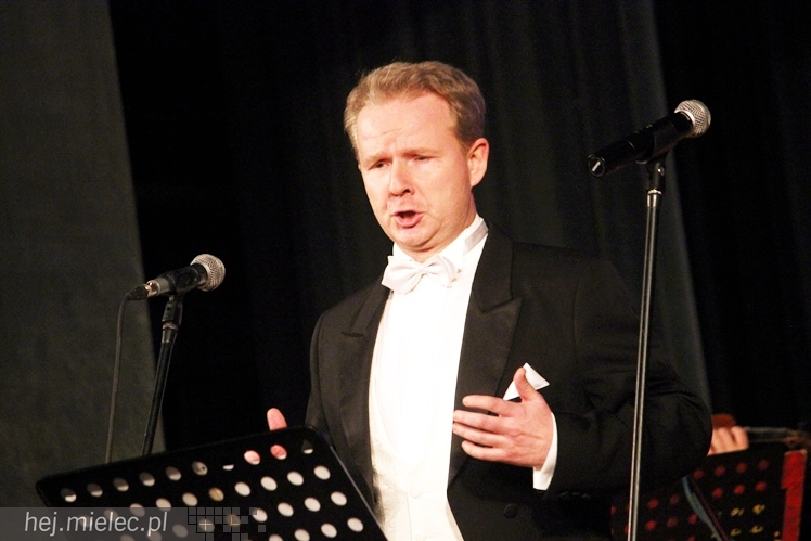 Jaroń gospodarzem operetkowego wieczoru pełnego humoru