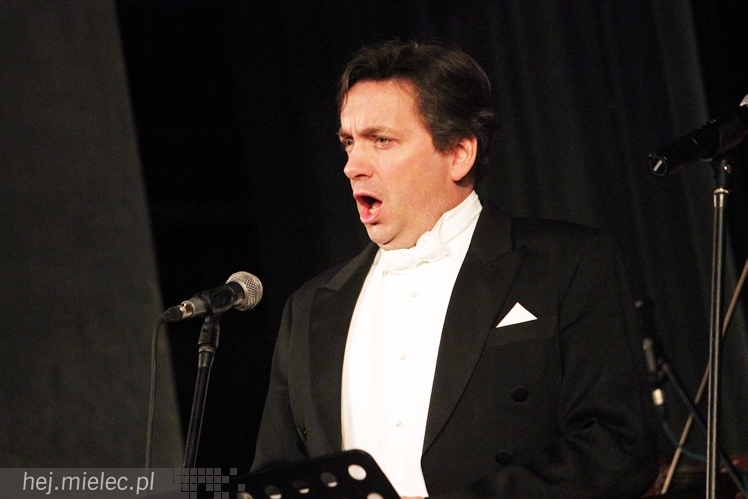 Jaroń gospodarzem operetkowego wieczoru pełnego humoru