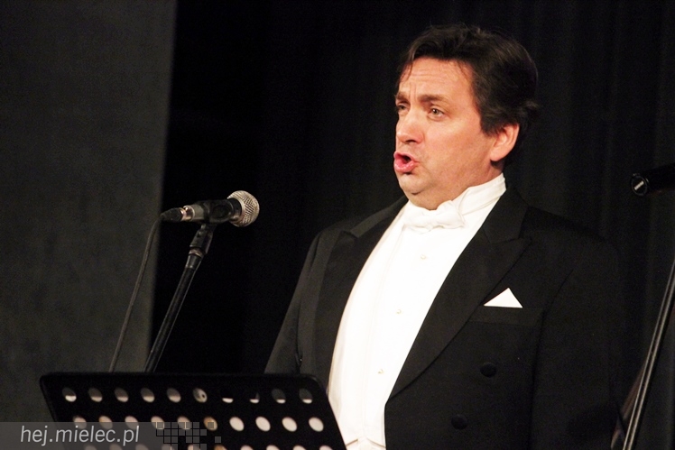 Jaroń gospodarzem operetkowego wieczoru pełnego humoru