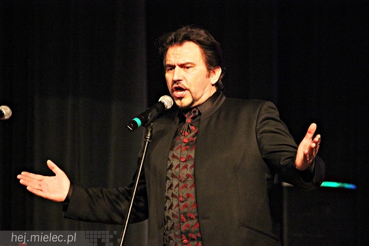 Jaroń gospodarzem operetkowego wieczoru pełnego humoru