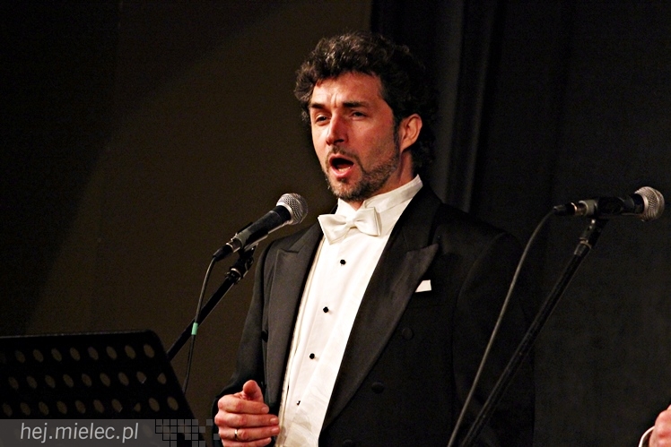 Jaroń gospodarzem operetkowego wieczoru pełnego humoru