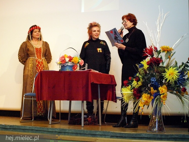 Rady nie od parady z Krystyną Mazurówną. Odwiedziła mielecki UTW