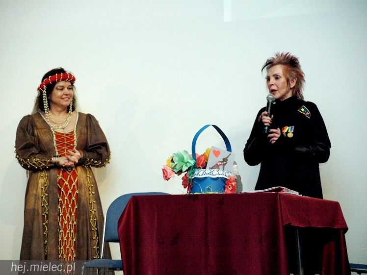 Rady nie od parady z Krystyną Mazurówną. Odwiedziła mielecki UTW