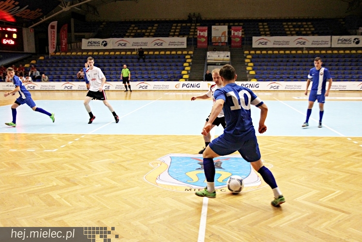 Piłkarski Turniej Halowy - Derby Mielca 2014 - cz. II